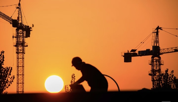 《剪影》投资公司 刘冉 摄.jpg